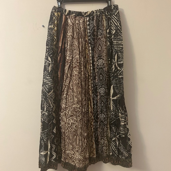 Chico's Silk broom stick lined skirt, size 2 or Large - Picture 1 of 5